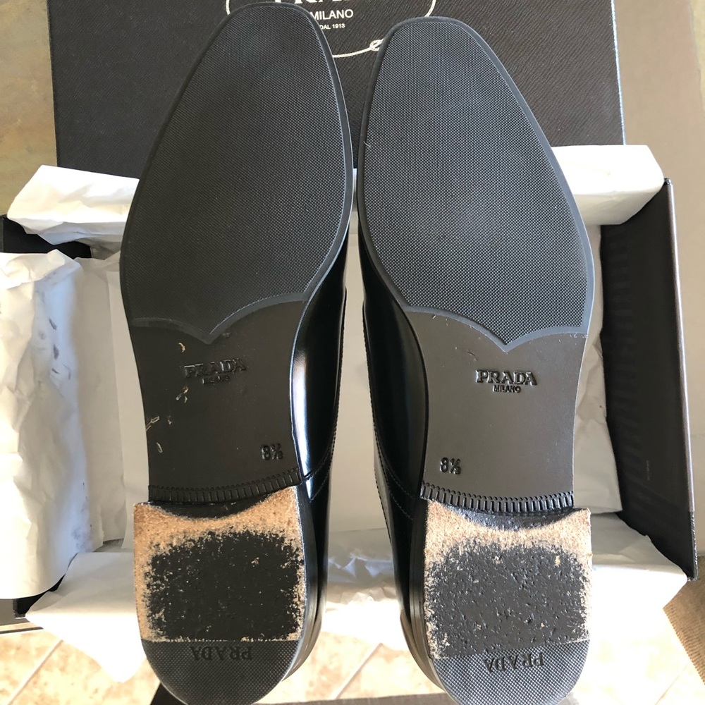 Prada black patent leather dress shoes. - Picture 4 of 7